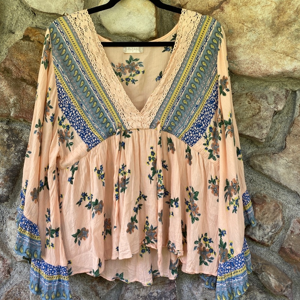 Gorgeous Altar’d State summer blouse